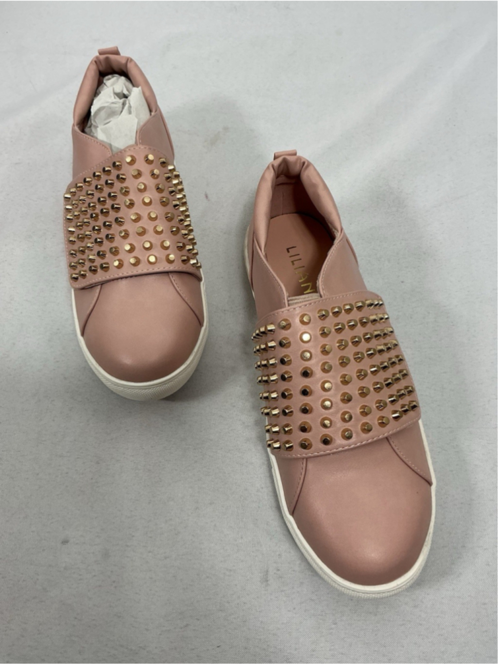 Womans New In Box Liliana Chic Low Top Fashion Sneakers Size 8.5 Dusty Pink Stud